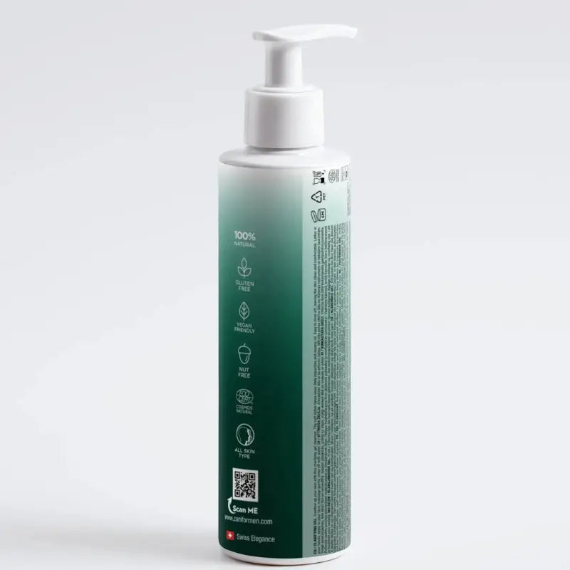 Användning av Zani Organic ansiktsrengöring – Skonsamt lödder som effektivt tar bort smuts och orenheter från mäns hud.