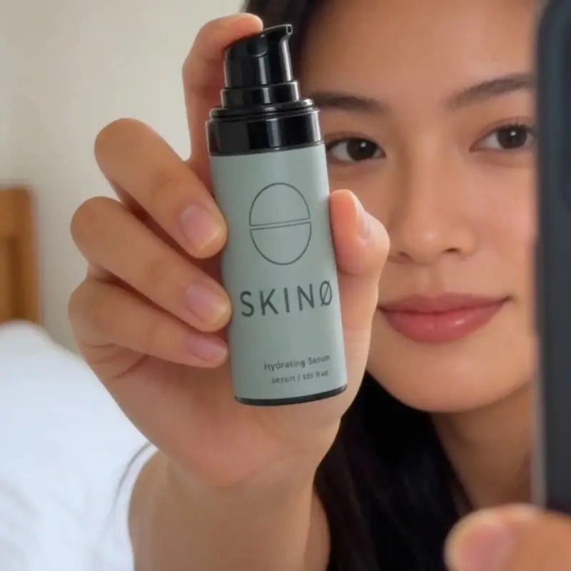SKINØ Hydrating Serum – Intensiv Fuktboost med Hyaluronsyra & Hjortron – Ansiktsserum | FaceTAN
