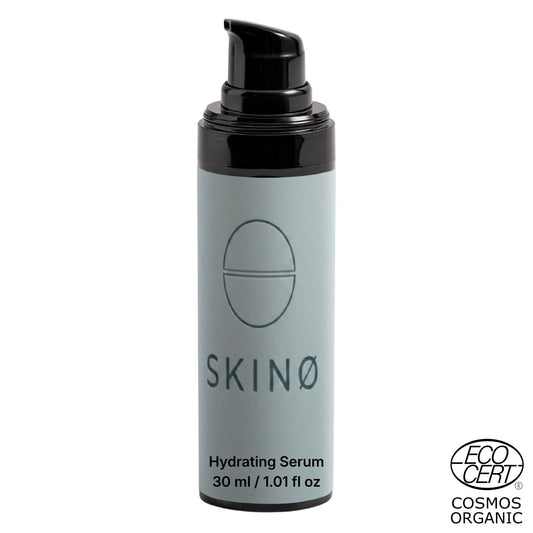 SKINØ Hydrating Serum 30ml – fuktgivande gel-serum med hyaluronsyra och ekologisk hjortronextrakt, djup återfuktning för torr och känslig hud, ECOCERT COSMOS ORGANIC certifierad vegansk hudvård.