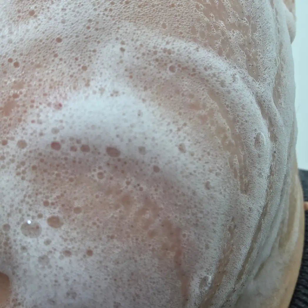 SKINØ Cleansing Foam – Skonsam rengöring med Rosenvatten & Kamomill Ansikte andvända  Cleanser  foaming SKINØ dagen och natten.